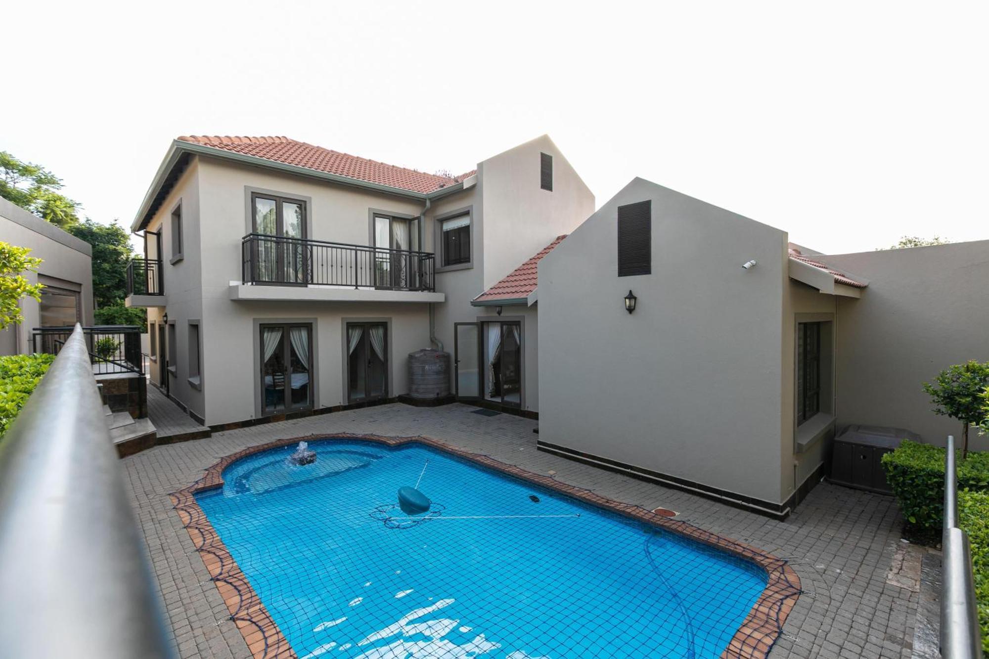 The African Penguin Guesthouse Pretoria-Noord Exterior foto